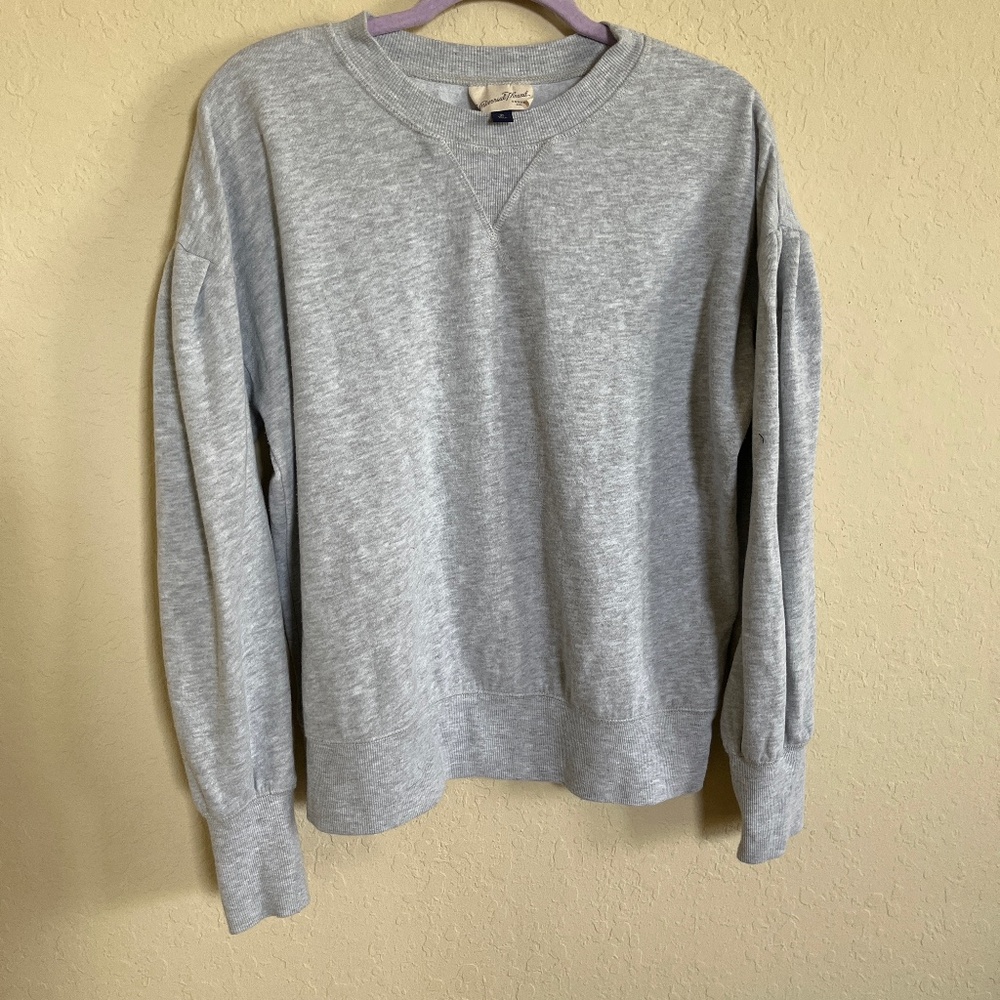 ✨Universal threads sweatshirt✨